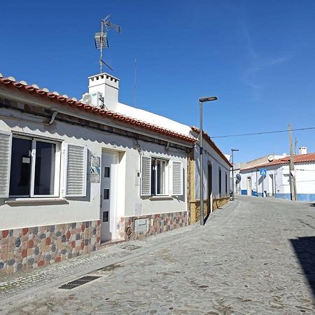 Casa Ponto De Encontro Vila Almodôvar Exterior foto