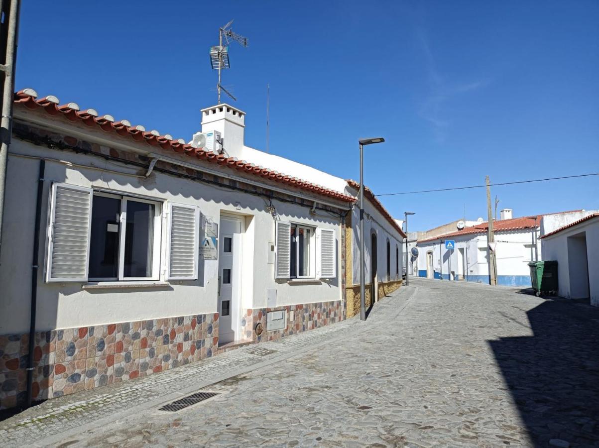 Casa Ponto De Encontro Vila Almodôvar Exterior foto